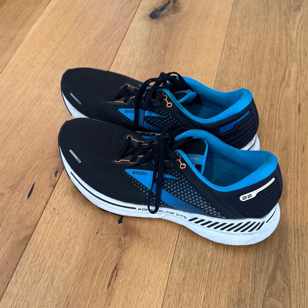 Brooks Adrenaline - Black and Blue Running Shoes - Picture 4 of 7